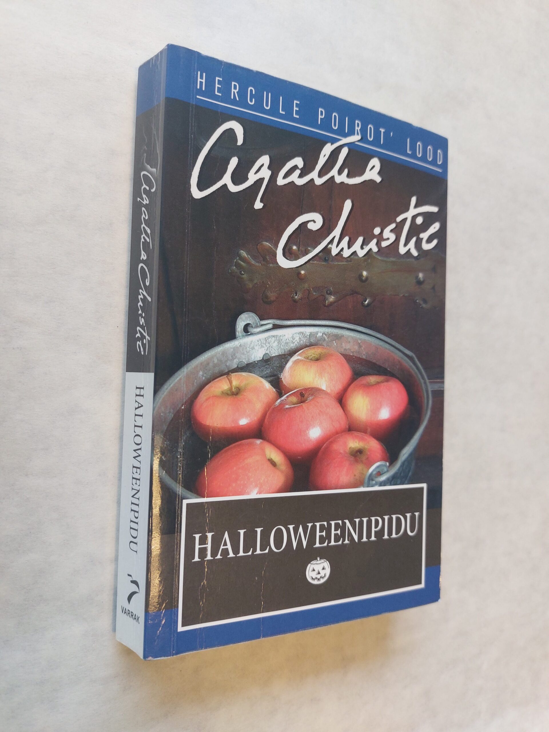 HALLOWEENIPIDU. AGATHA CHRISTIE. 2004