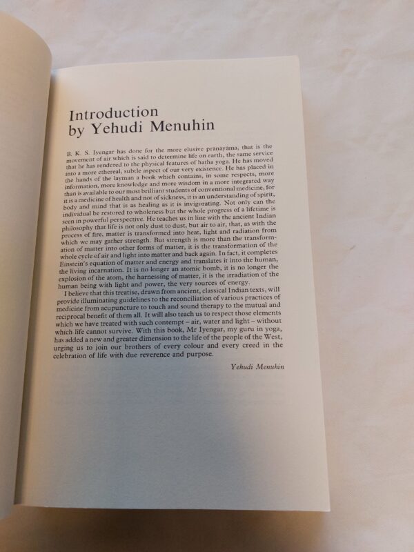 Light on Prãnãyãma. B. K. S. Iyengar. 2003 - Image 3