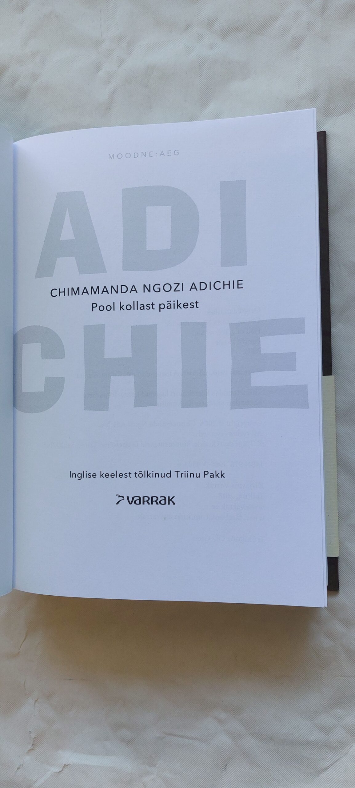 Pool kollast päikest. Chimanda Ngozi Adichie. 2018 - Image 2