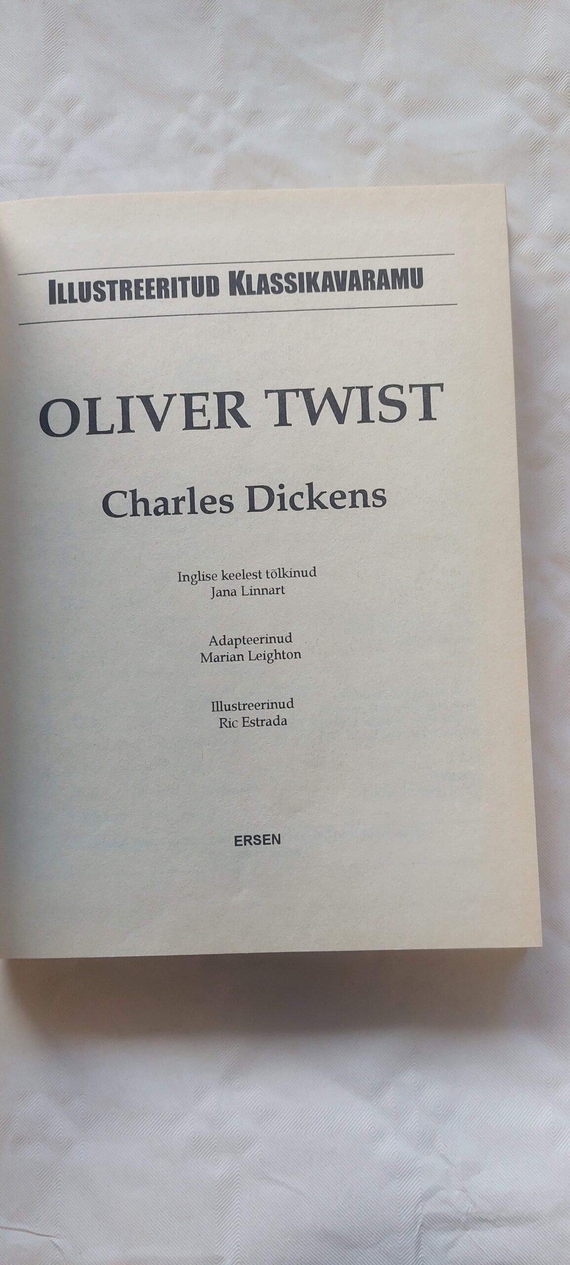 Oliver Twist. Charles Dickens. 2001 - Image 2
