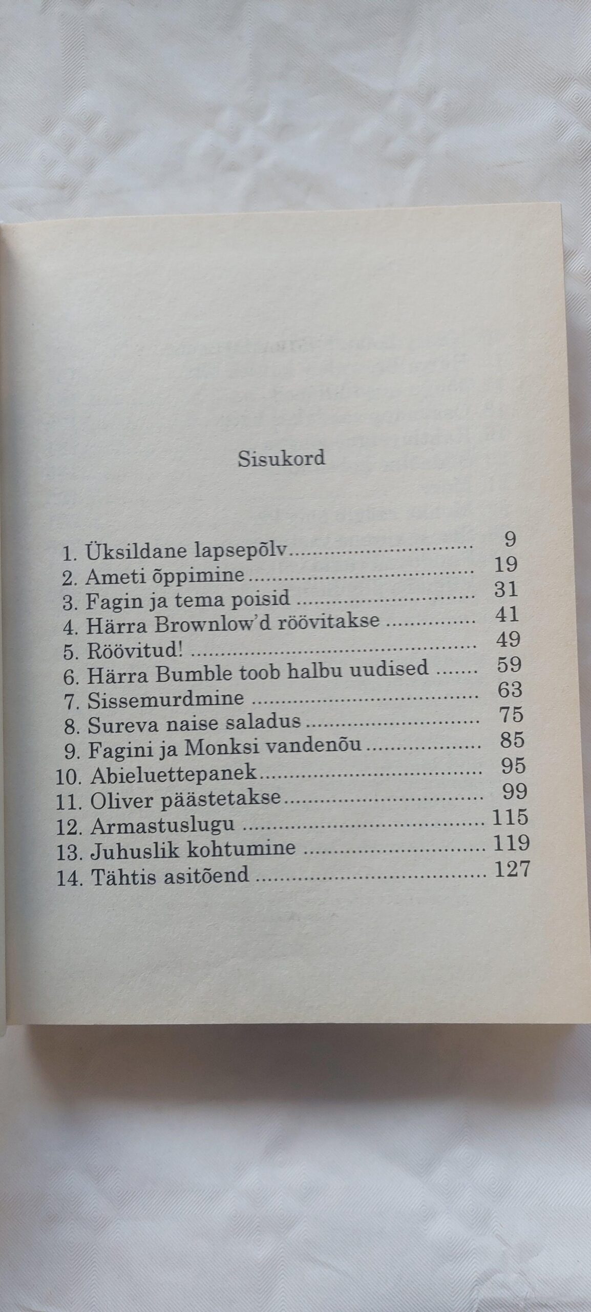 Oliver Twist. Charles Dickens. 2001 - Image 3