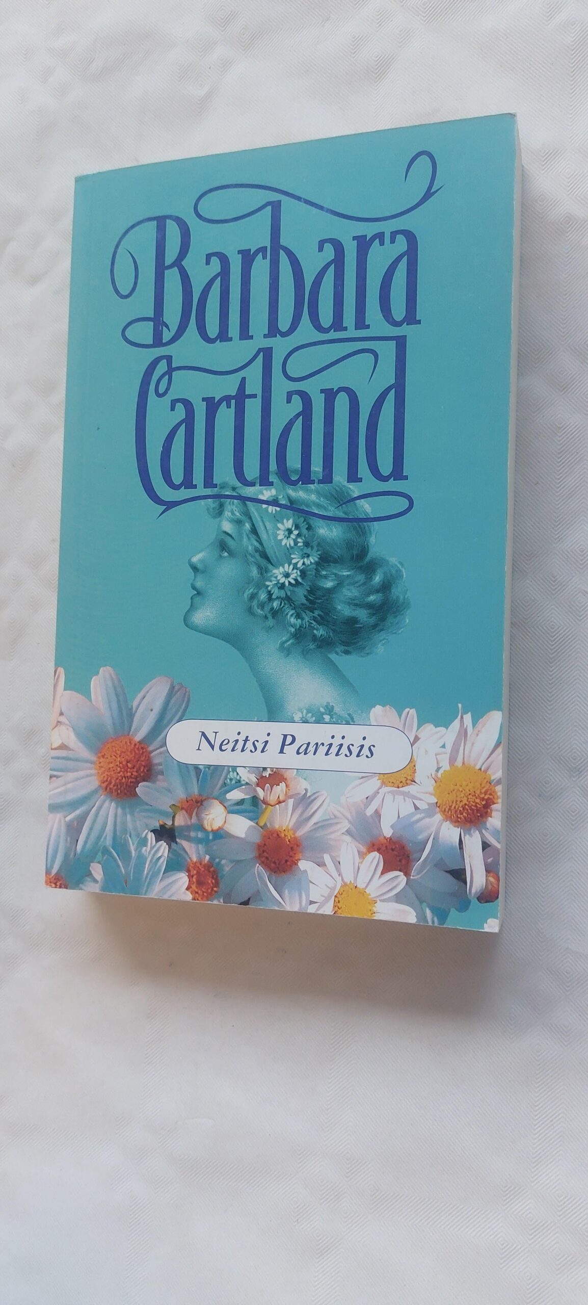 Neitsi Pariisis. Barbara Cartland. 2008