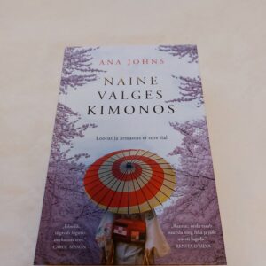 Naine valges kimonos. Ana Johns. 2020