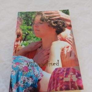 Võluväelised. Ülev Valder. 2011