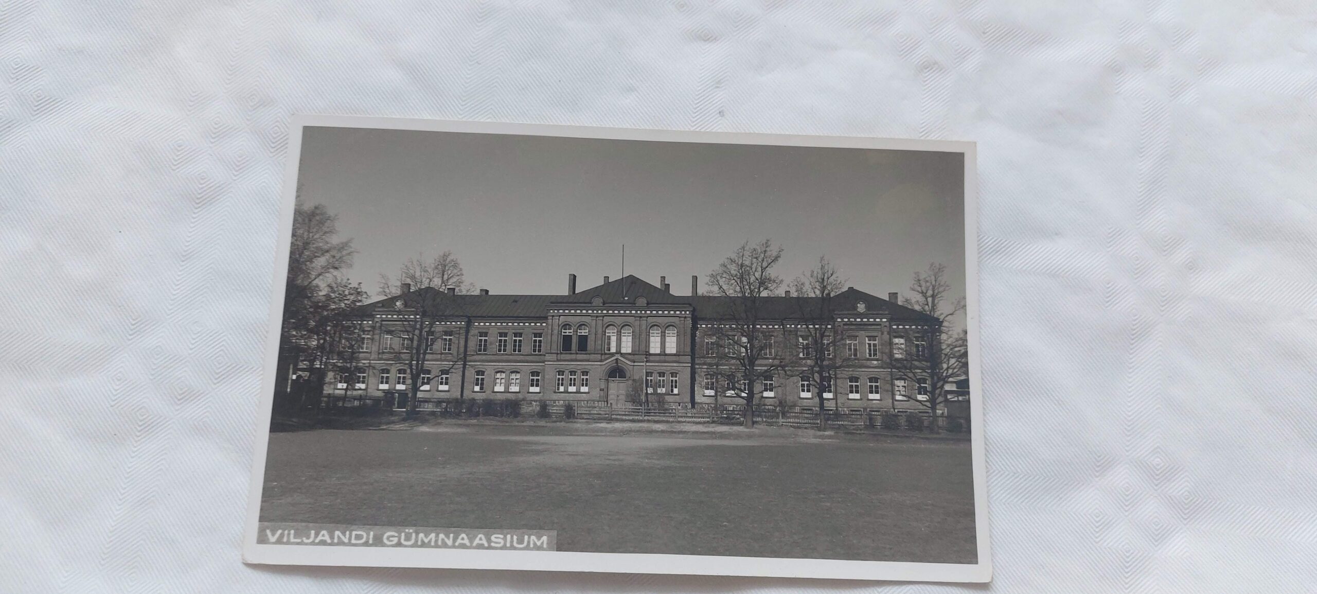 EV AEGNE POSTKAART. VILJANDI GÜMNAASIUM