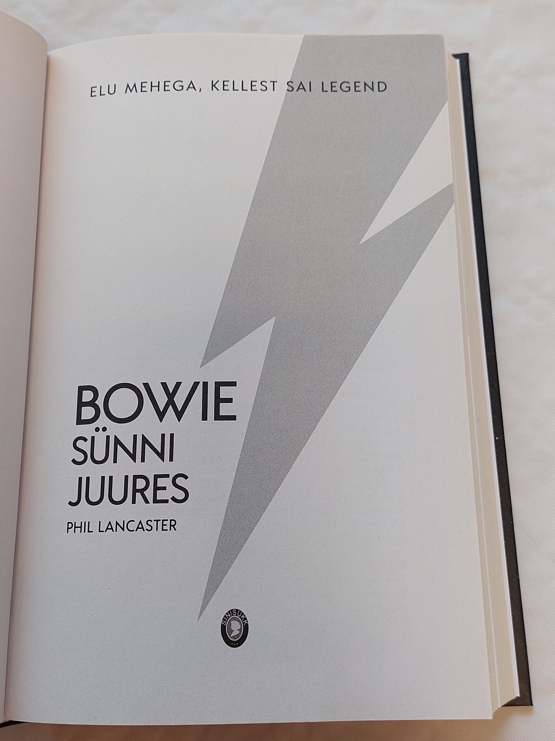 Bowie sünni juures. Elu mehega, kellest sai legend. Phil Lancaster. 2020 - Image 2