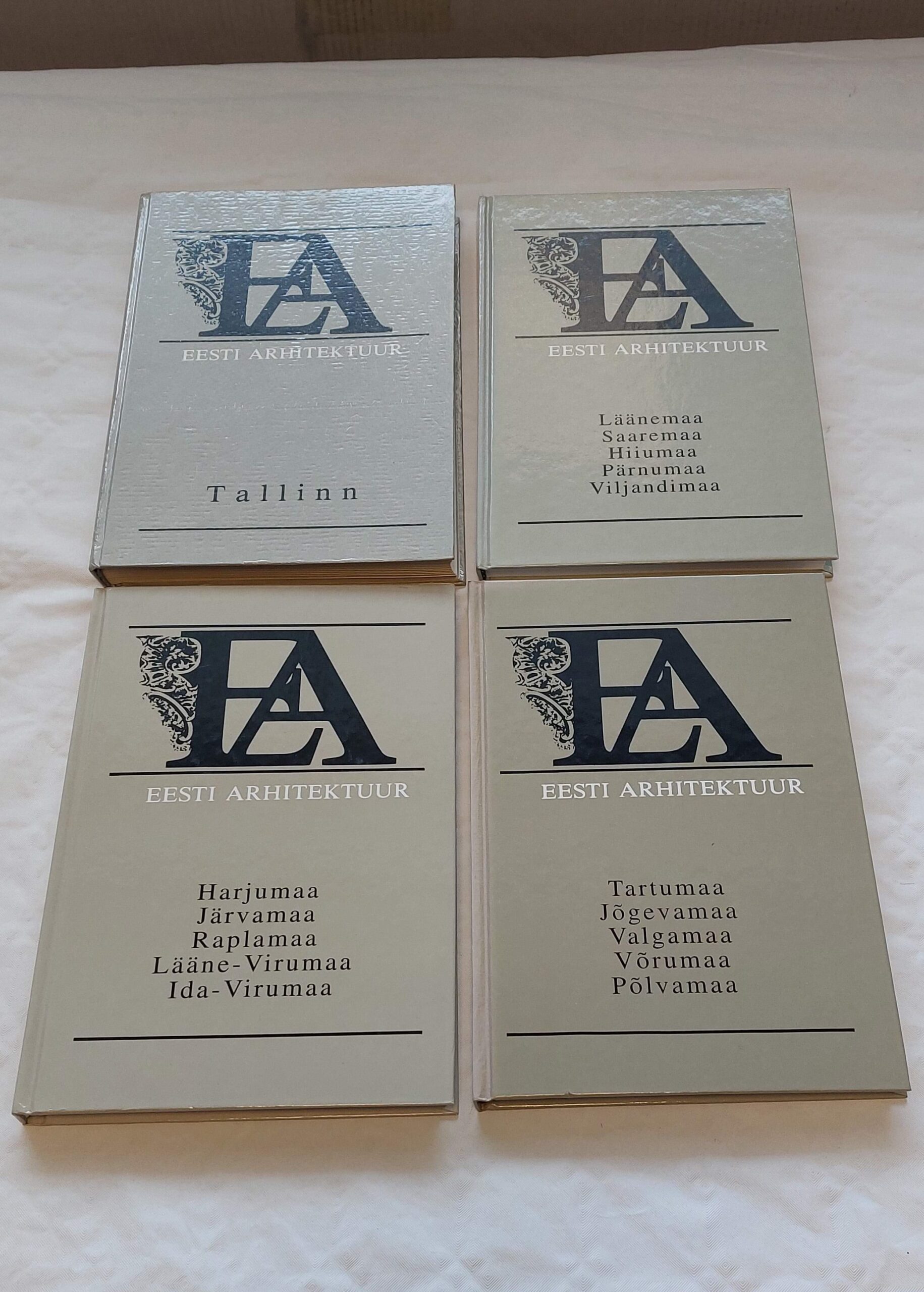 Eesti arhitektuur (I-IV. osa). Villem Raam.