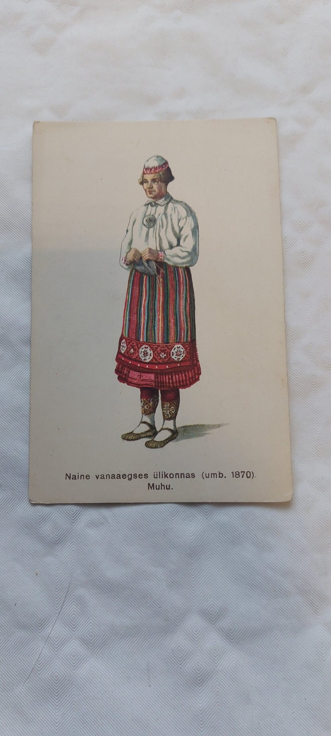 EW AEGNE POSTKAART. NAINE VANAAEGSES ÜLIKONNAS (UMB. 1870). MUHU.