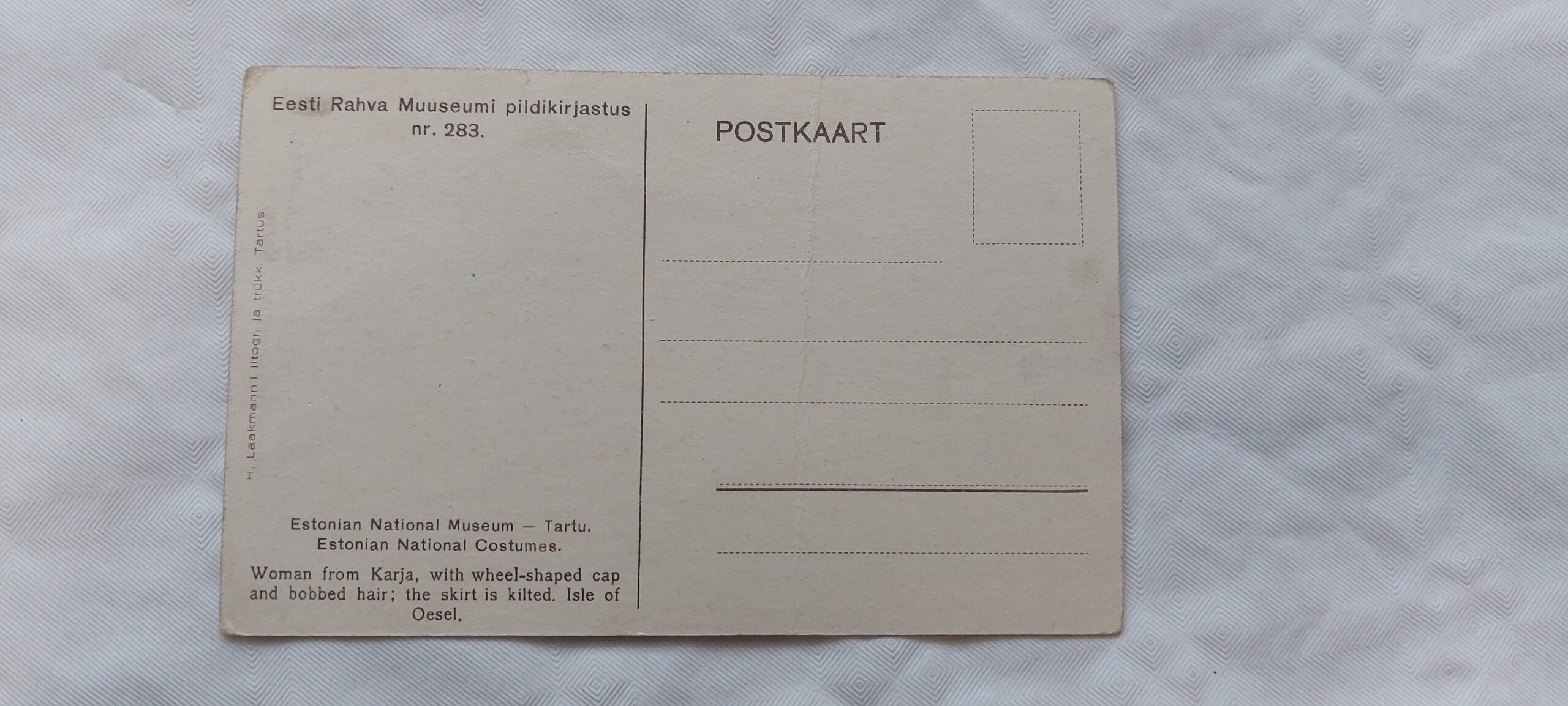 EW AEGNE POSTKAART. NAINE "RATAS-ÜLLIGA" JA PIIRATUD JUUSTEGA, SEELIK PLISSEERITUD. KARJA. - Image 2