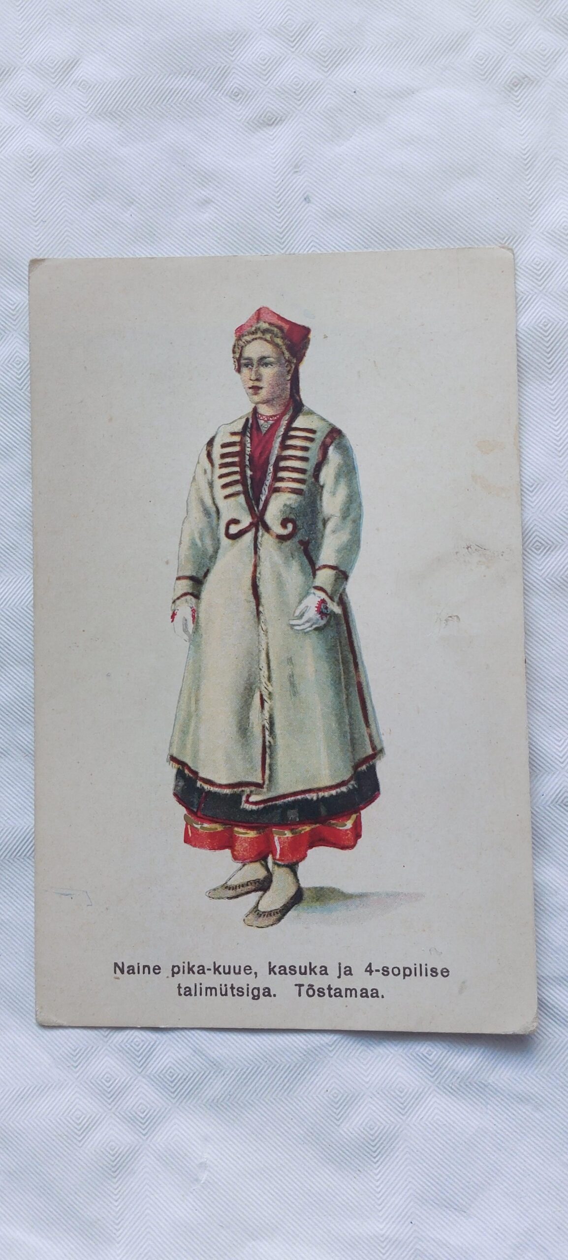 EW AEGNE POSTKAART. NAINE PIKA-KUUE, KASUKA JA 4-SOPILISE TALIMÜTSIGA. TÕSTAMAA.