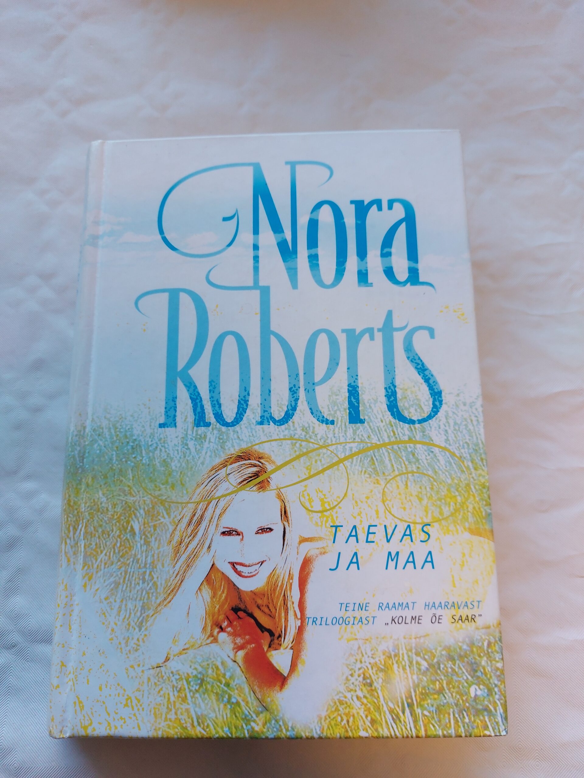 Taevas ja maa. Nora Roberts. 2003