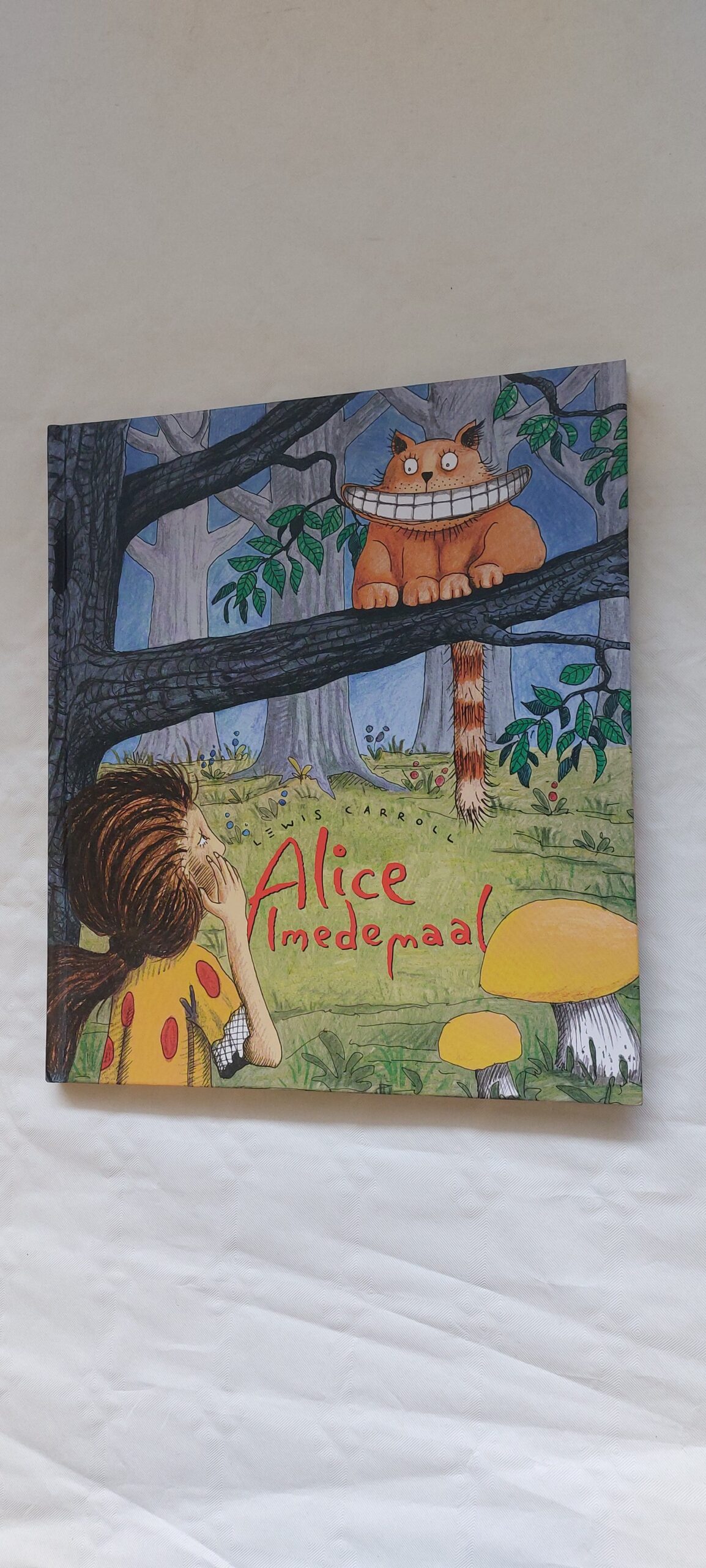 Alice Imedemaal. Lewis Carroll. 2004