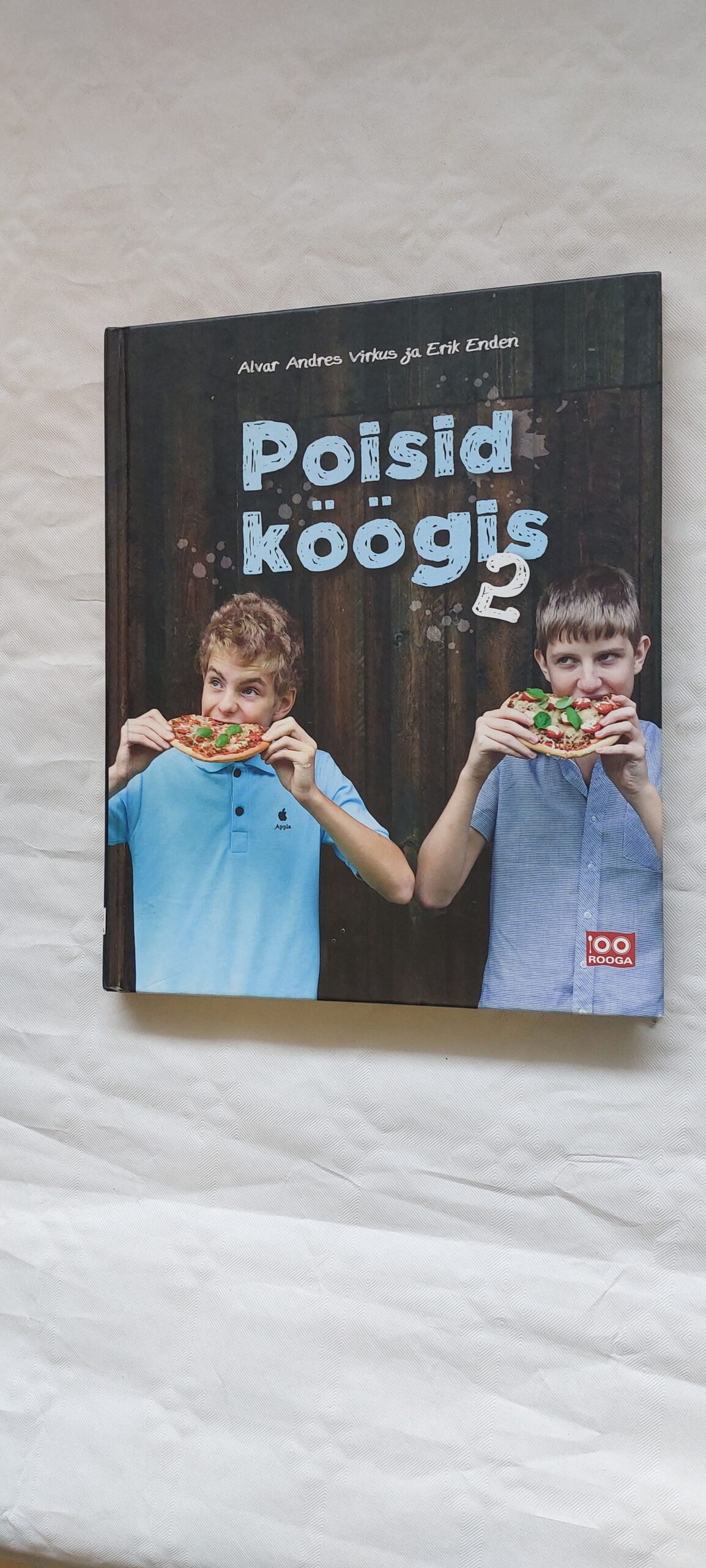 Poisid köögis 2. Alvar Andres Virkus, Erik Enden. 2011