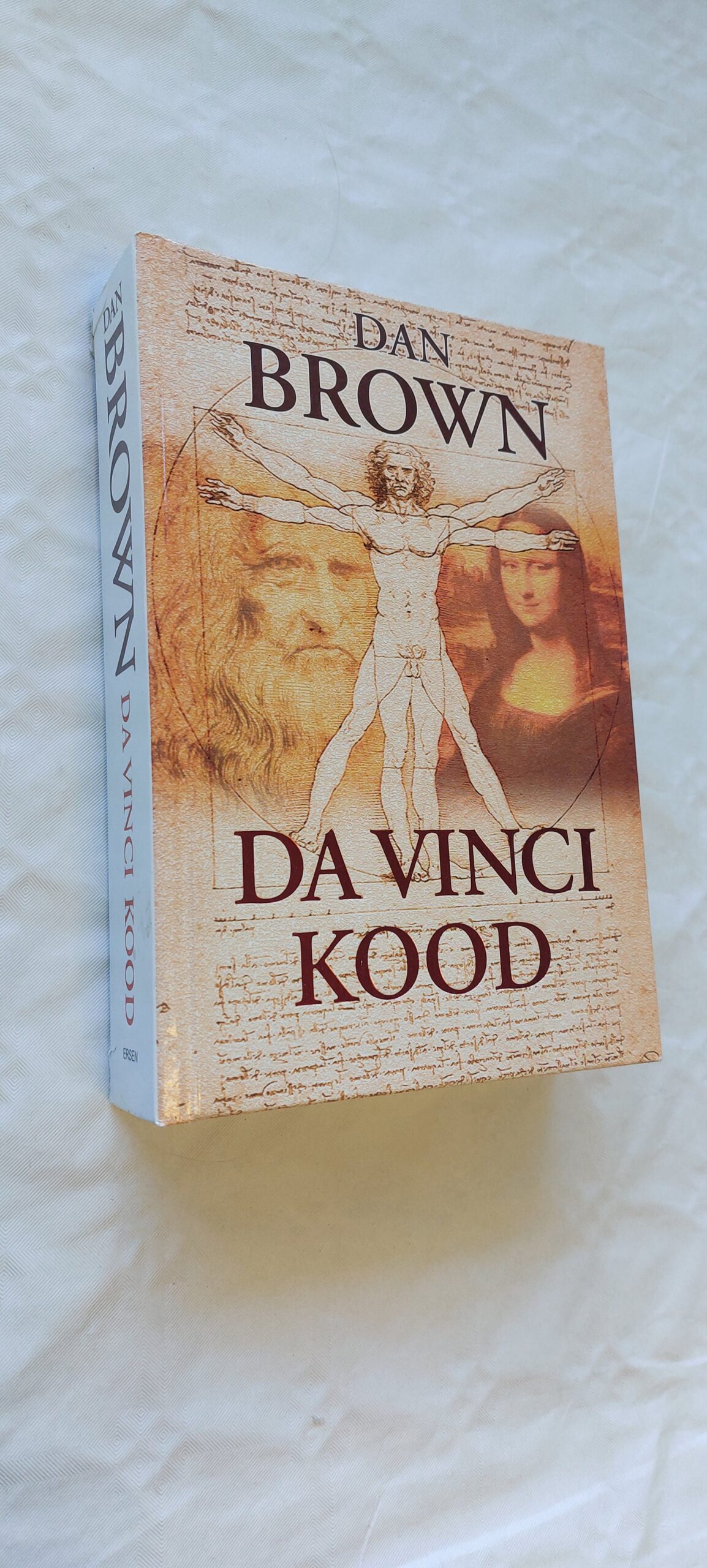 Da Vinci kood. Dan Brown. 2003