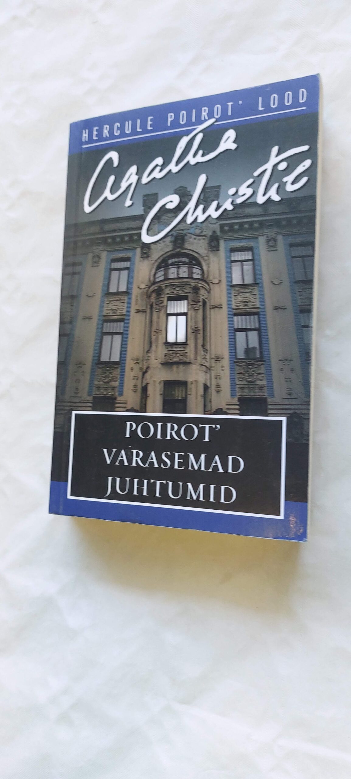 Poirot` varasemad juhtumid. Agatha Christie. 2004