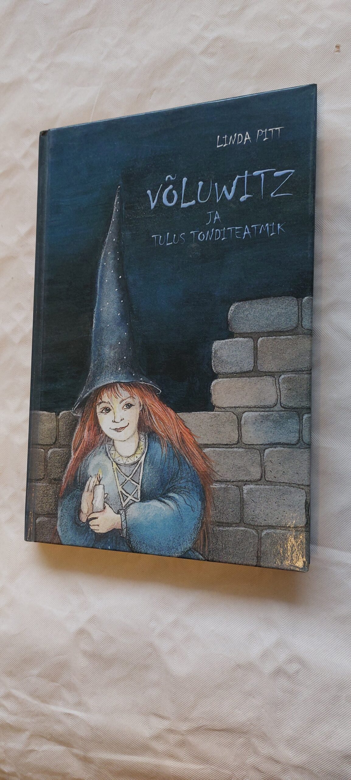Võluwitz ja tulus tonditeatmik. Linda Pitt. 2003