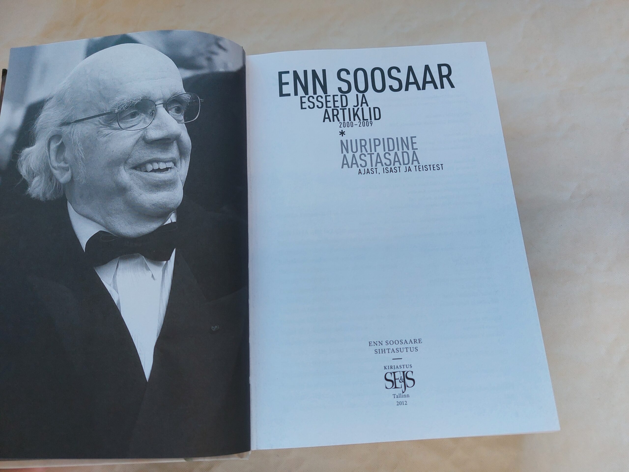 Esseed ja artiklid (2000-2009). Nuripidine aastasada. Enn Soosaar. 2012 - Pilt 2