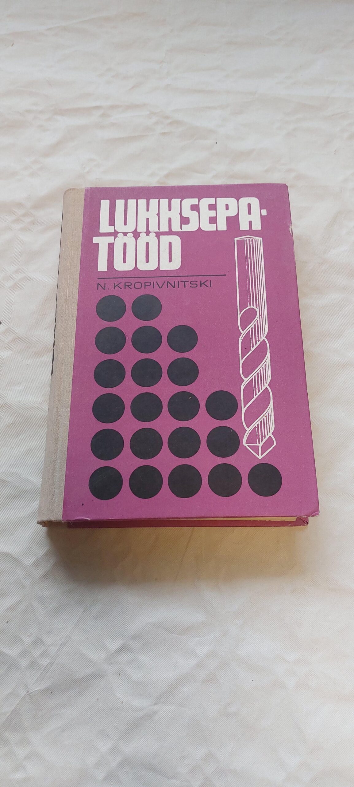 Lukksepatööd. N. N. Kropivnitski. 1975